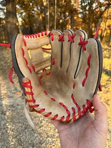 Used Infield 11.5" Gold Glove Baseball Glove