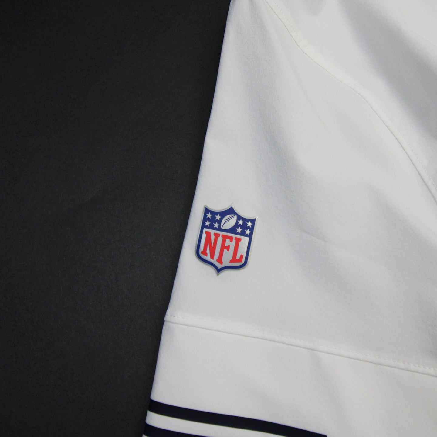 Nike Men's Dri-Fit Yard Line (NFL Chicago Bears) Polo in White, Size: Medium | 00HT01RA7Q-06S