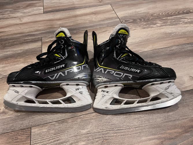 Bauer Size 2.5 Vapor 3X Hockey Skates
