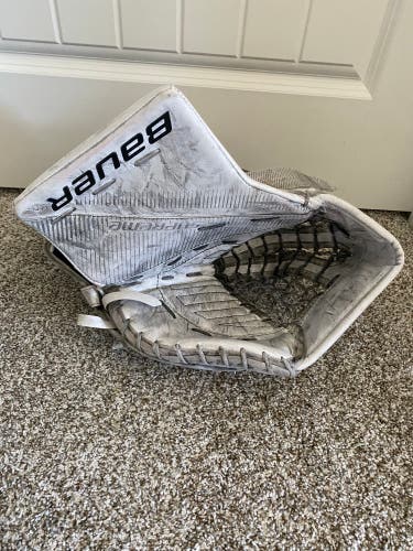 Bauer Supreme S29 Goalie Glove