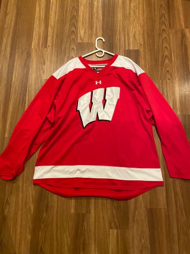 Wisconsin Badgers Team Issued Under Armour Practice Jersey XL