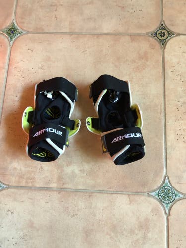 Used Medium Under Armour Arm Pads