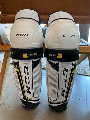 CCM Super Tacks AS1 Shin Pads
