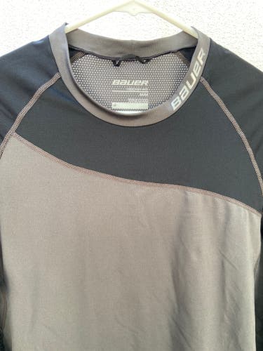 Gray New Medium Bauer Base Layer long Sleeve