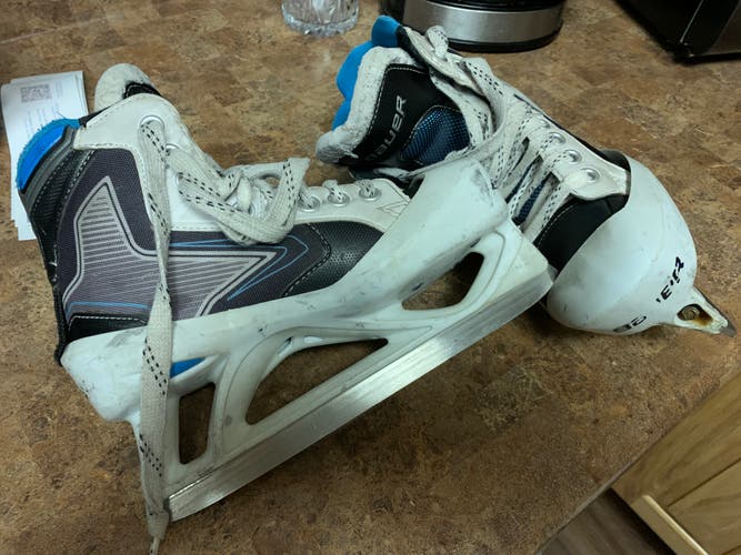 Junior Bauer Size 2 Reactor 5000 Hockey Goalie Skates
