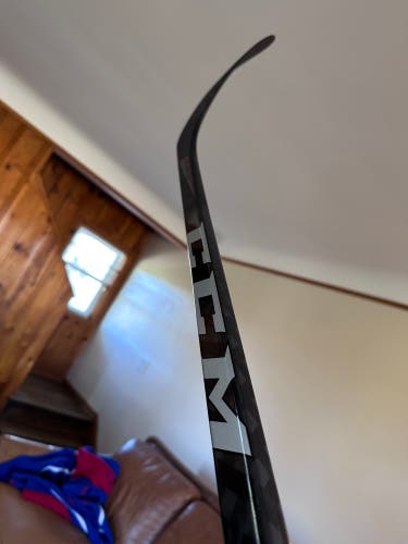 Senior Left Hand P28 Jetspeed Team Hockey Stick