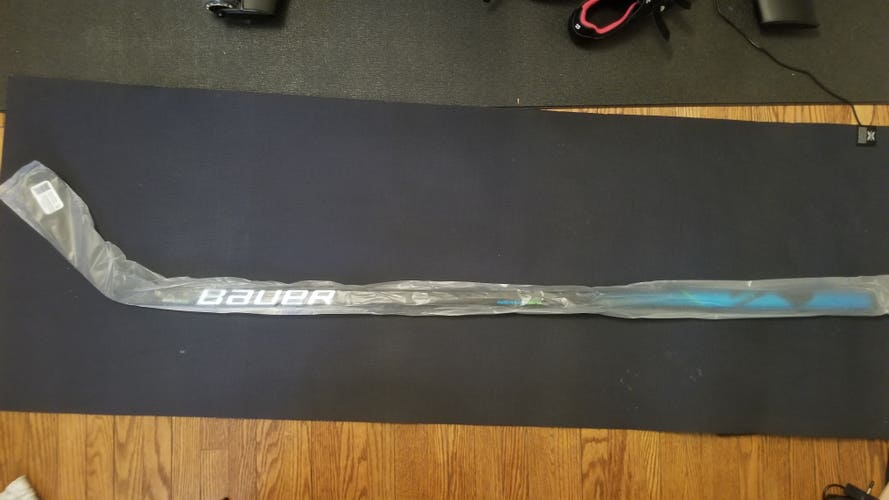 Intermediate New Right Handed Bauer Nexus Geo Hockey Stick P92 55 flex