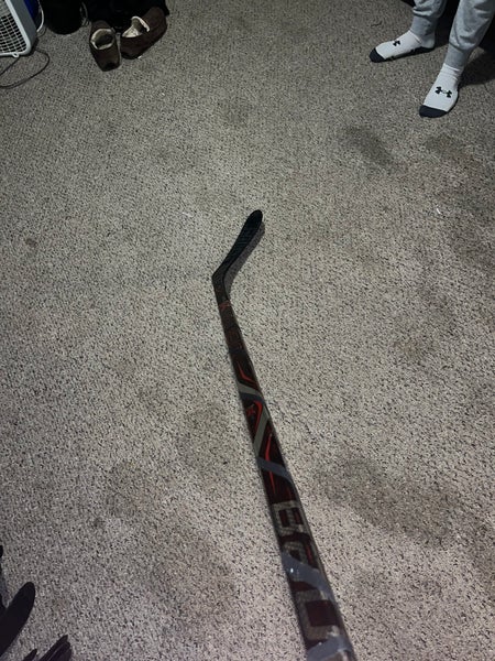 2 Senior Right Handed P28 Pro Stock Vapor ADV Hockey Sticks