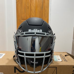 Adult Used Medium Riddell SpeedFlex Helmet