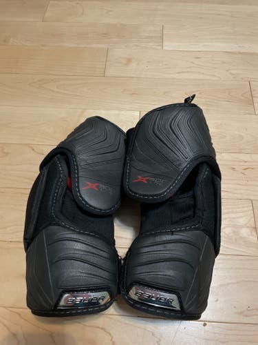 Used Large Bauer Vapor X900 Lite Elbow Pads