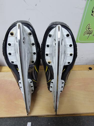 Senior Used CCM Tacks Classic Pro+ Hockey Skates Regular Width Size 8