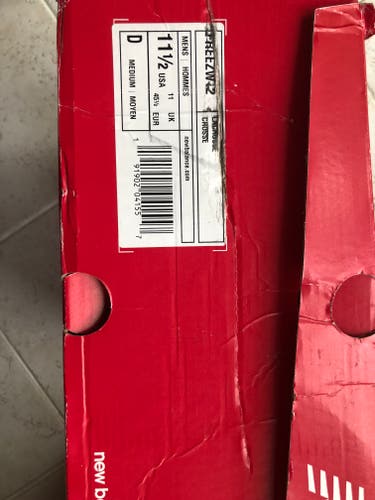 White Adult Used Men's Size 11.5 (Women's 12.5) New Balance Mid Top Freeze