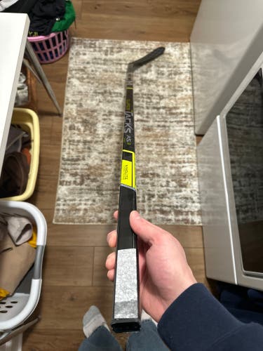 CCM AS3 Pro P29 RH 75 flex Crosby Curve Like New Condition!