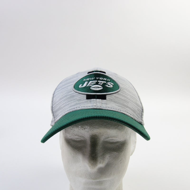 New Era Men's Kelly Green and Black Philadelphia Eagles 2021 NFL Sideline  Historic Pom Cuffed Knit Hat - Macy's