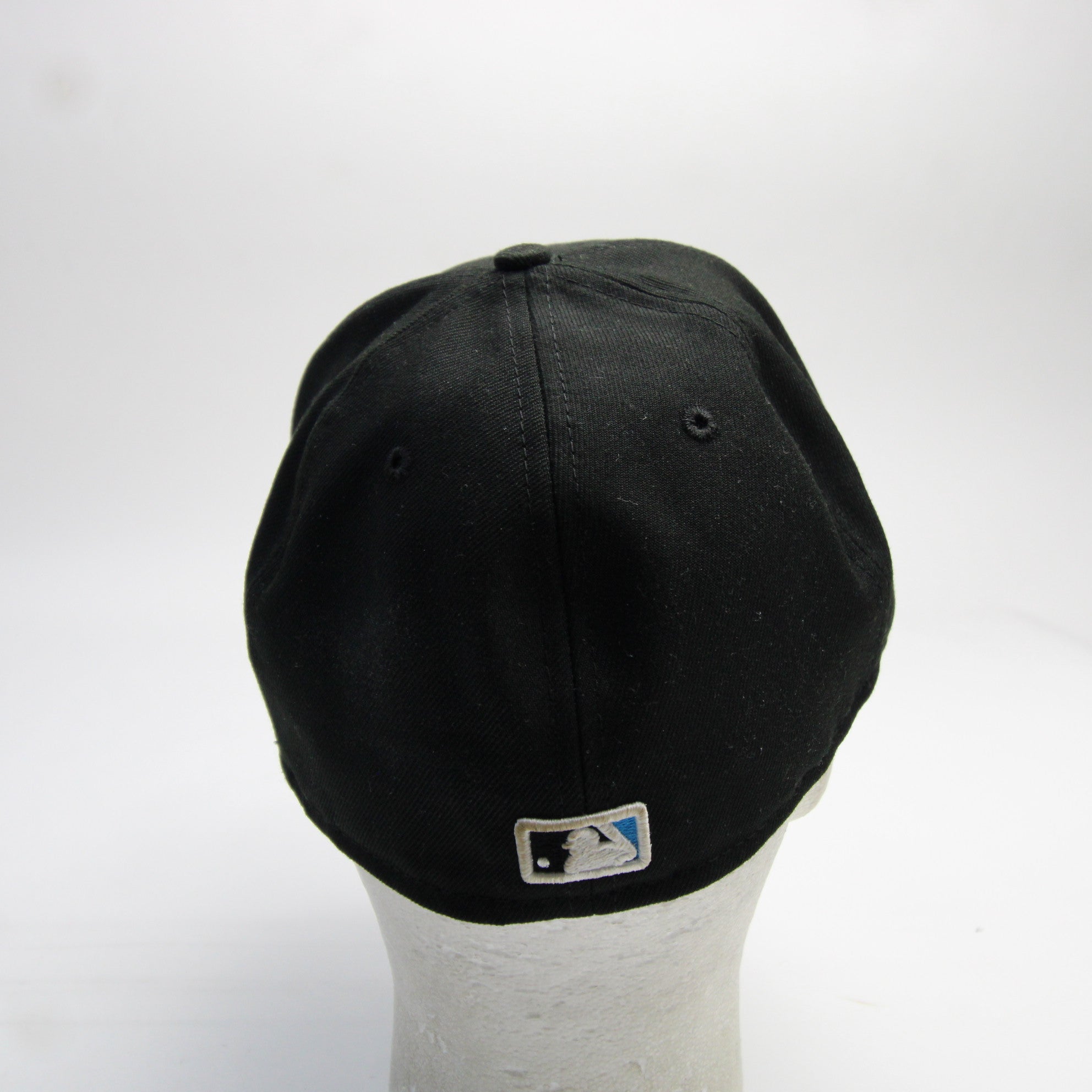 : New Era Miami Marlins Black/White Basic 59FIFTY Fitted Cap  Men's Hat 11875069 (7 3/8) : Sports & Outdoors