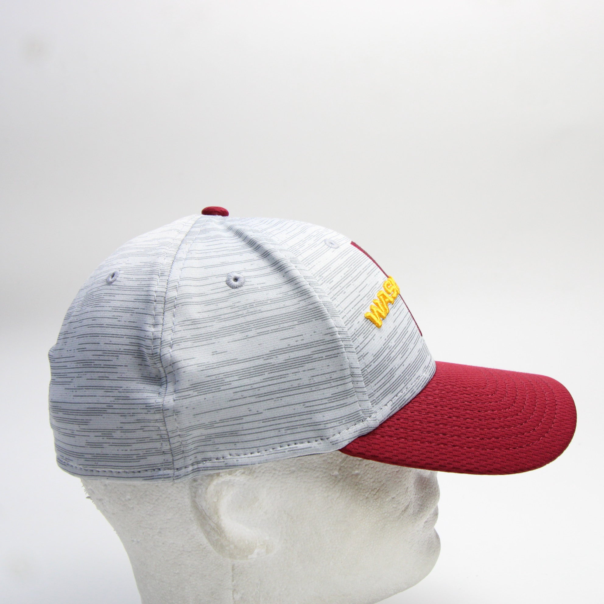 Washington Commanders New Era 39THIRTY Fitted Hat Unisex used Light Gray/Cardinal SM/MD SM/MD