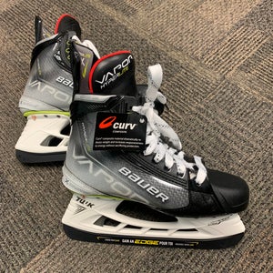 Senior New Bauer Vapor Hyperlite Hockey Skates