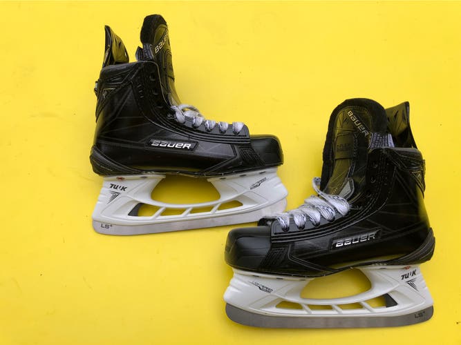 Junior New Bauer Supreme 1S Limited Edition Hockey Skates Regular Width Size 4