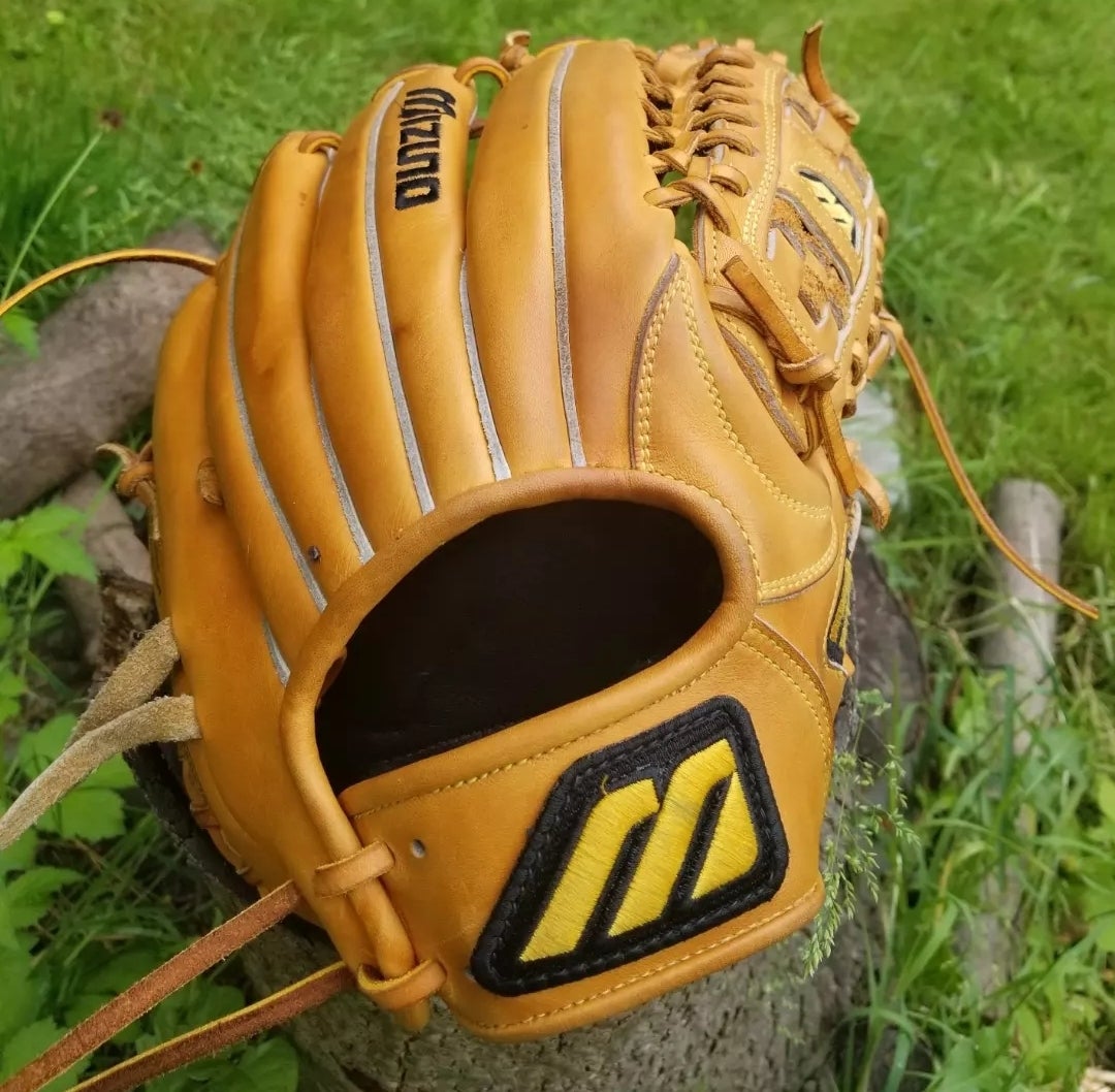 Old mizuno cheap baseball gloves