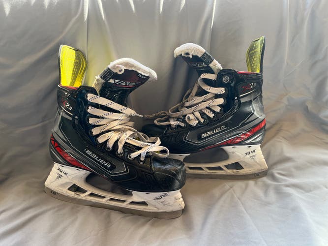 Junior Used Bauer Vapor X2.9 Hockey Skates Regular Width Size 4