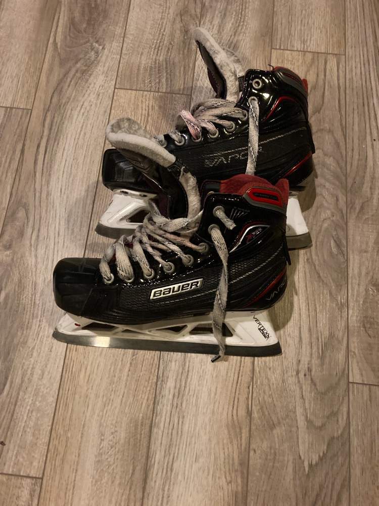 Used Bauer Regular Width Size 5.5 vapor x900 Hockey Goalie Skates