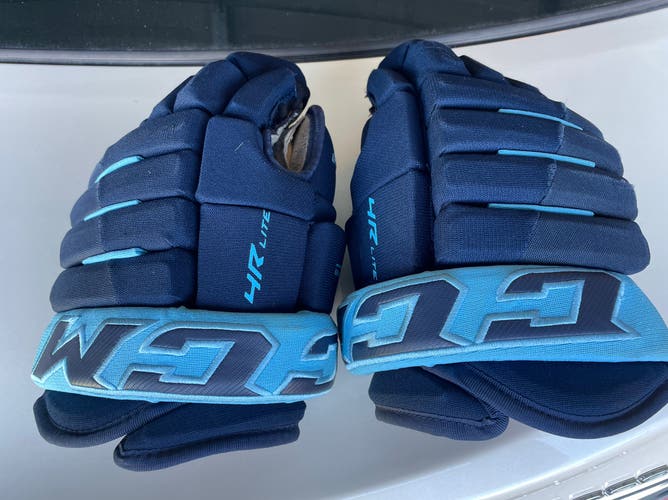 Used CCM 13" 4R Lite Gloves