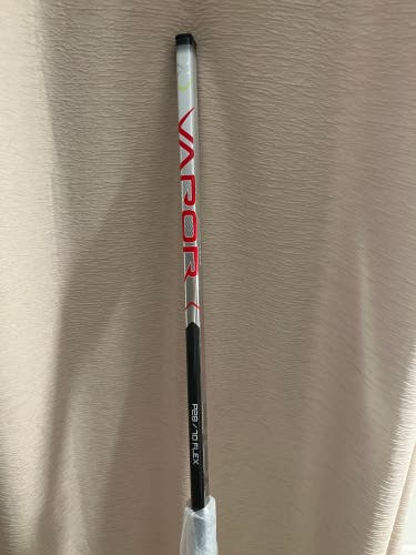 Senior Right Handed P28 70 Flex New Vapor Hyperlite Hockey Stick
