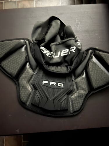 Bauer goalie throat gaurd pro