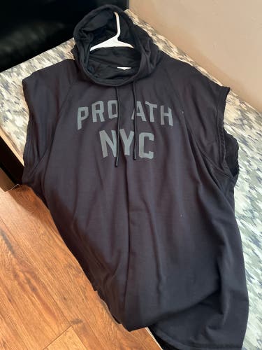 Sleeveless training shirt