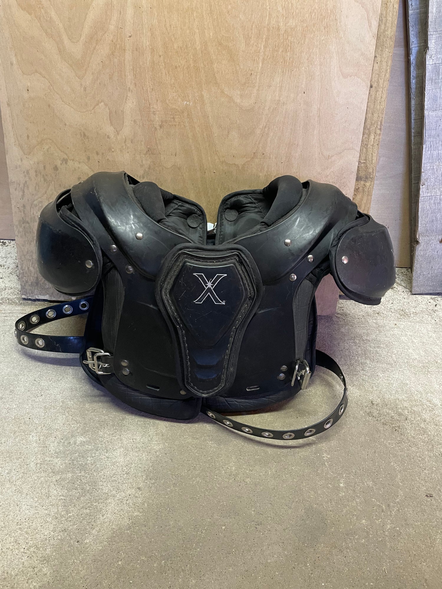 Used Youth Small Xenith Flyte Shoulder Pads SidelineSwap