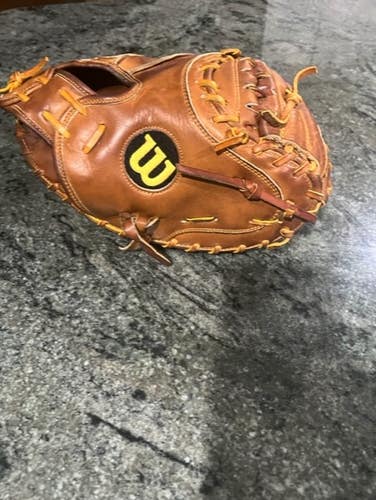 Used Right Hand Throw Wilson Catcher's A2000 Baseball Glove 32.5"