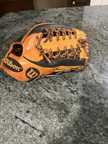 Used Right Hand Throw Wilson Outfield A2K Baseball Glove 12.5"