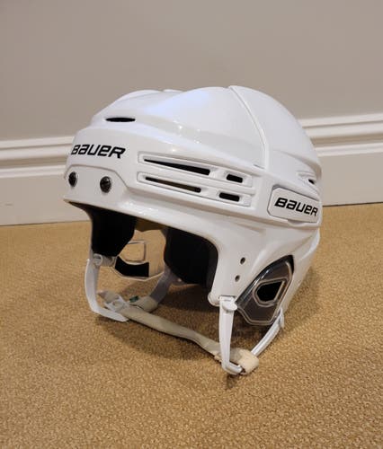 Used Medium Bauer Re-Akt 75 Helmet