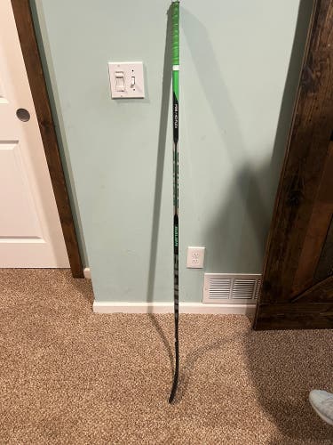 Junior Left Hand P28 Sling Hockey Stick