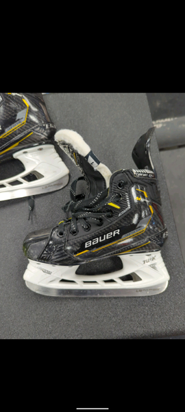 Junior Used Bauer Supreme M5 Pro Hockey Skates Regular Width Size 1