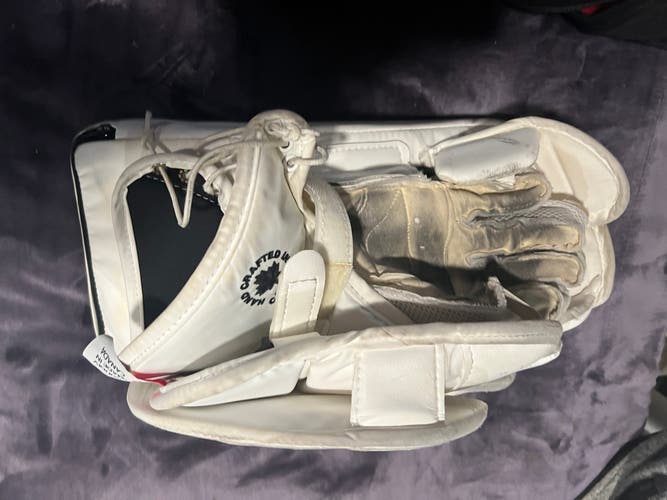 Goalie gloves