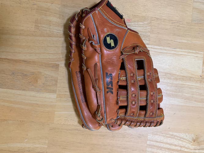 Used Right Hand Throw  Dimple 2 Baseball Glove