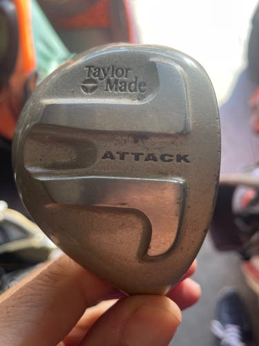 Womans golf club Taylormade Attack.