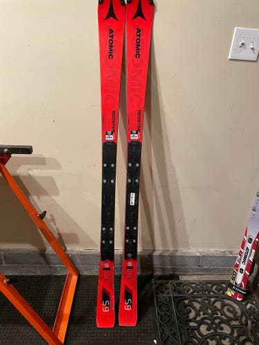 ATOMIC REDSTER S9 Skis - 157 cm - Used