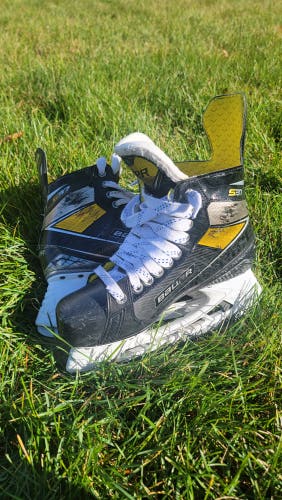 Senior Used Bauer Supreme Hockey Skates Regular Width Size 8