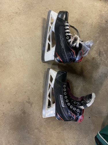BAUER x900 SKATES WITH TYDAN BLADES