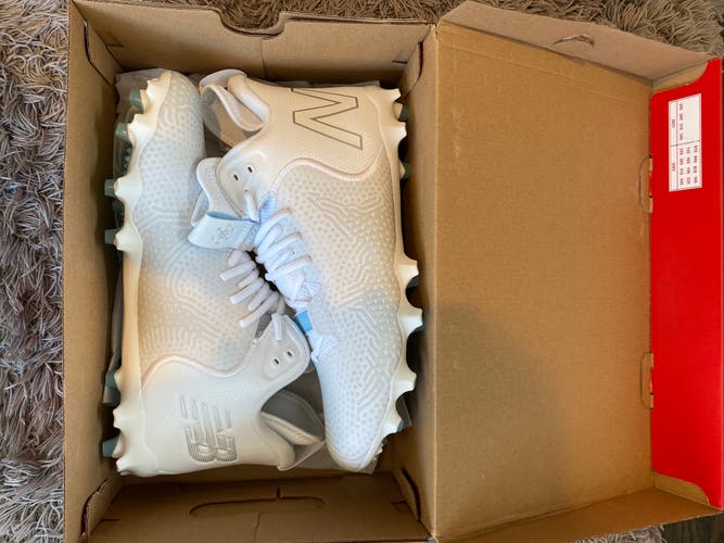 New Mens New Balance Freeze 3.0 Cleats. Size 10.5 US. White