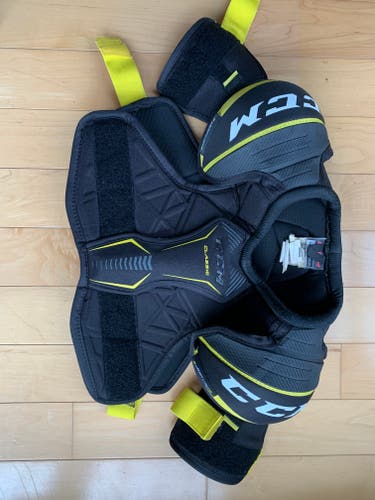 Junior Used Medium CCM Shoulder Pads