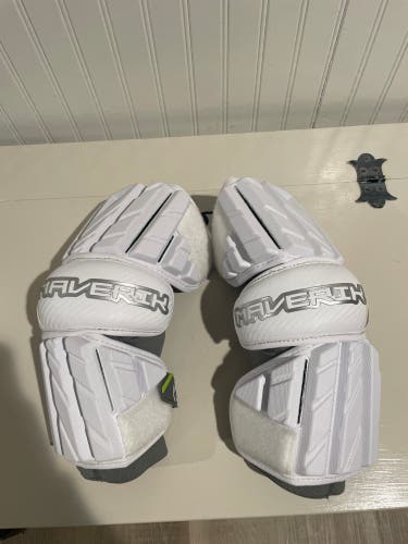 Maverick elbow pads