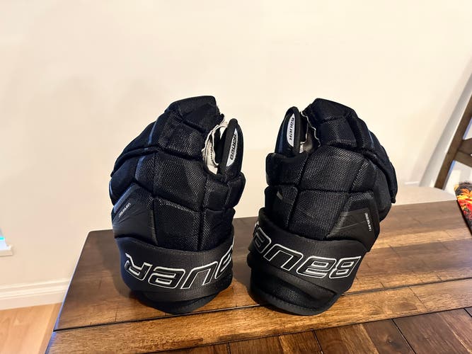 Bauer 14"  Supreme Ultrasonic Gloves