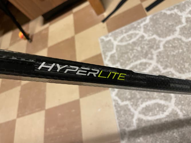 Senior Right Handed P92M  Vapor Hyperlite Hockey Stick