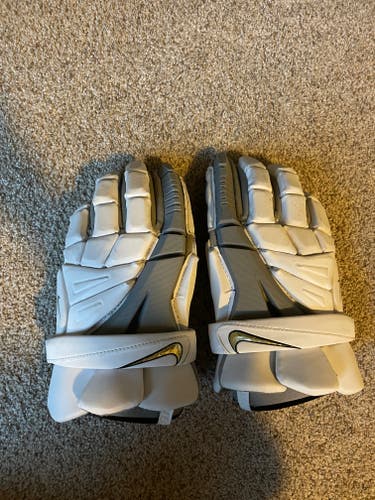 Used Player's Nike Vapor Elite Lacrosse Gloves 13"