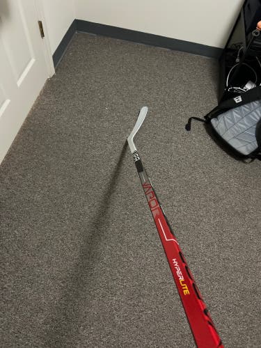 Senior Right Handed Toe Pattern Vapor ADV Hockey Stick
