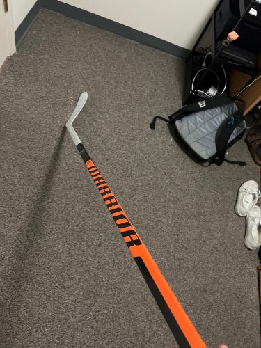 Senior Right Handed P28  Covert QR5 Pro Hockey Stick