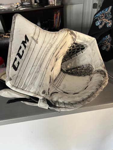 CCM Premier Pro Glove (590 Break) Game Ready